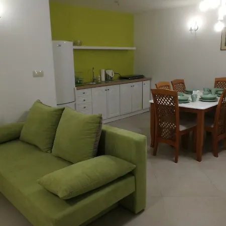 W Gorach Stolowych ホームステイ シュチトナ