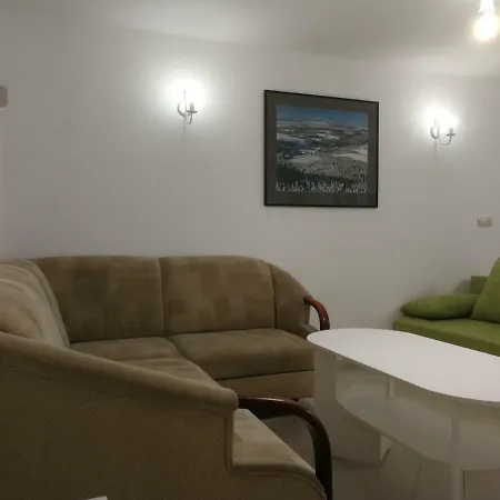 ホームステイ W Gorach Stolowych シュチトナ